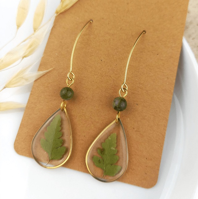 Boucles d'oreilles ∙ doré gouttes de fleurs et pierre naturelle 