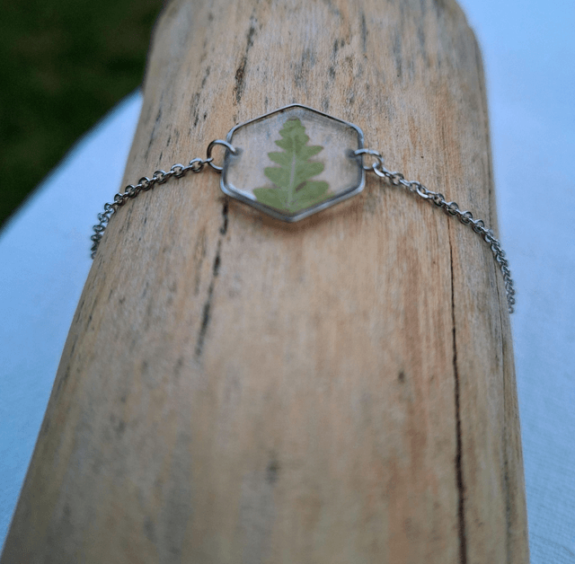 Bracelet argenté · hexagonal Fougère 