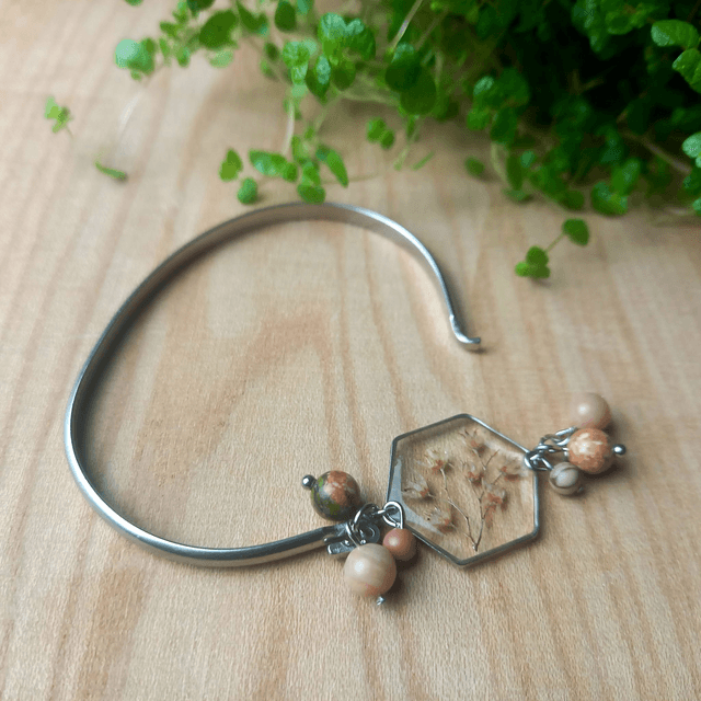 Bracelet argenté · Jonc · Fleurs séchées et pierre naturelle