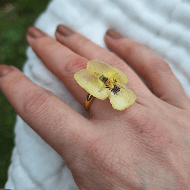 Bague petite Pensée • Viola cornuta • doré 