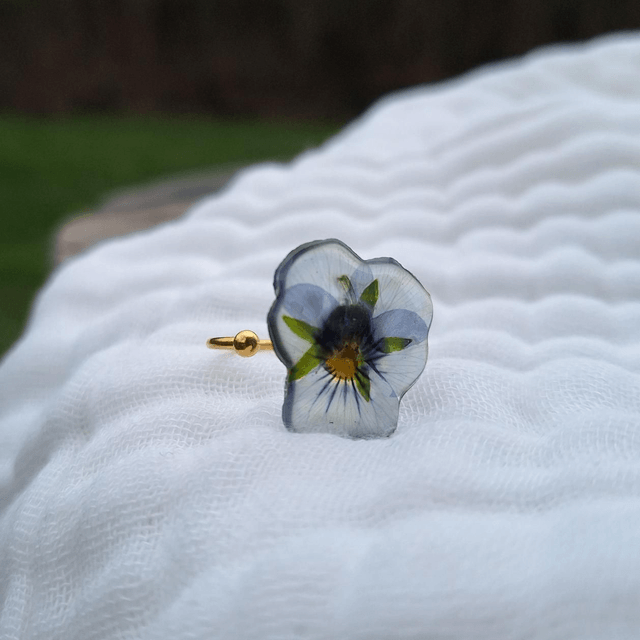 Bague petite Pensée • Viola cornuta • doré