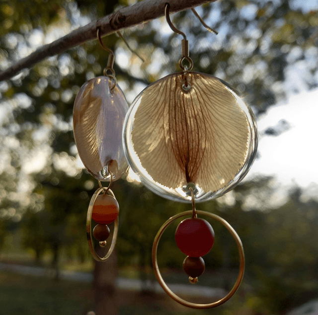 Boucles d'oreilles ∙ doré Fleurs séchées et perles de Cornaline et Jaspe Alstromeria 