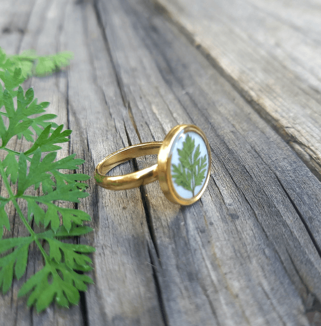 Bague dorée ◦ Vegetale