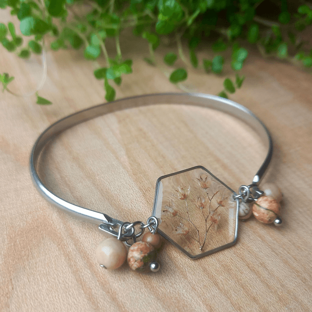 Bracelet argenté · Jonc · Fleurs séchées et pierre naturelle