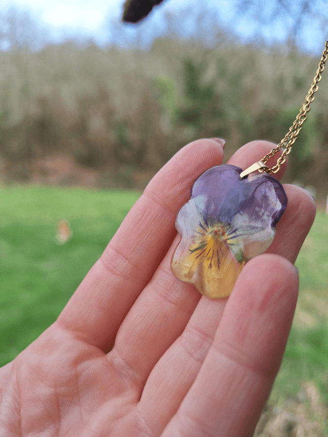Collier petite Pensée • Viola cornuta • doré