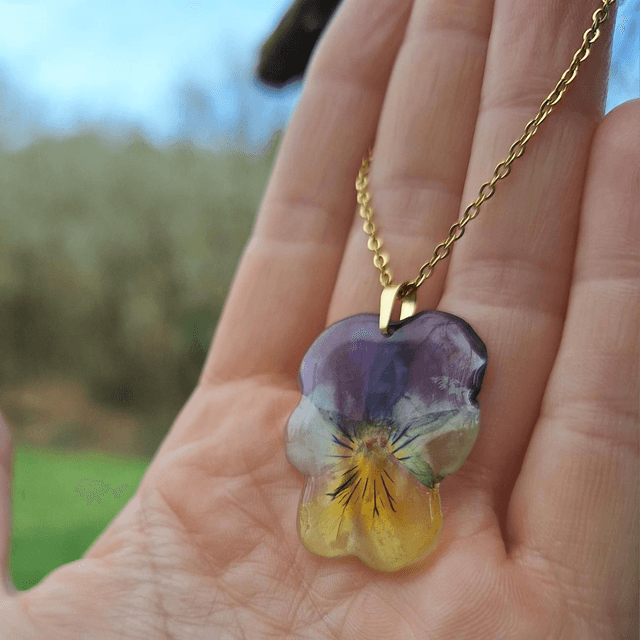 Collier petite Pensée • Viola cornuta • doré