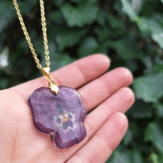 Collier Pensée • Viola cornuta • doré