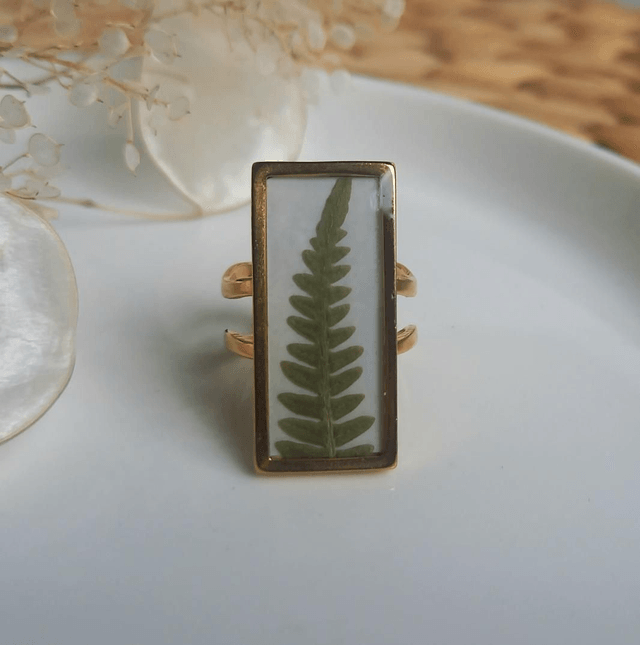 Bague dorée rectangulaire ⁃ Fougère 