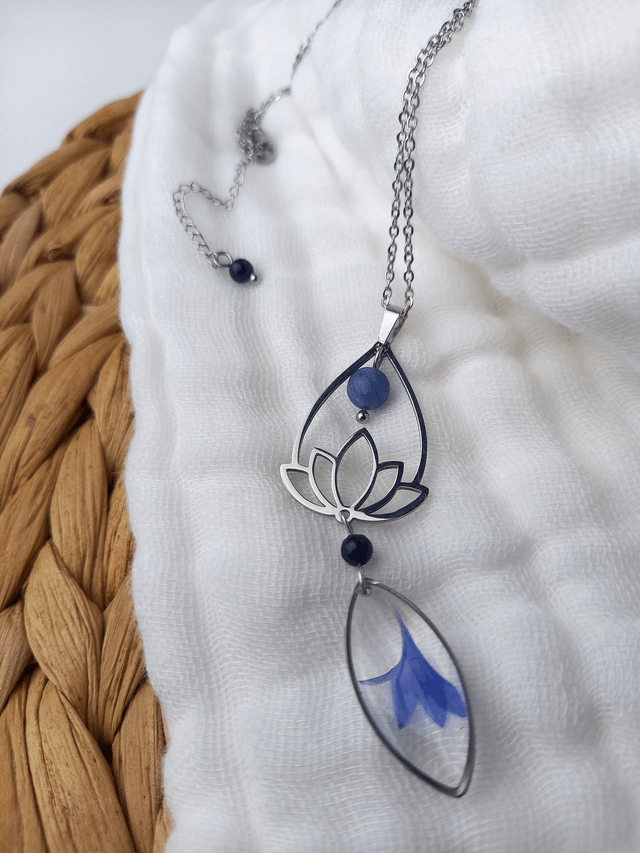Collier argenté ∙ Lotus et Bleuet 