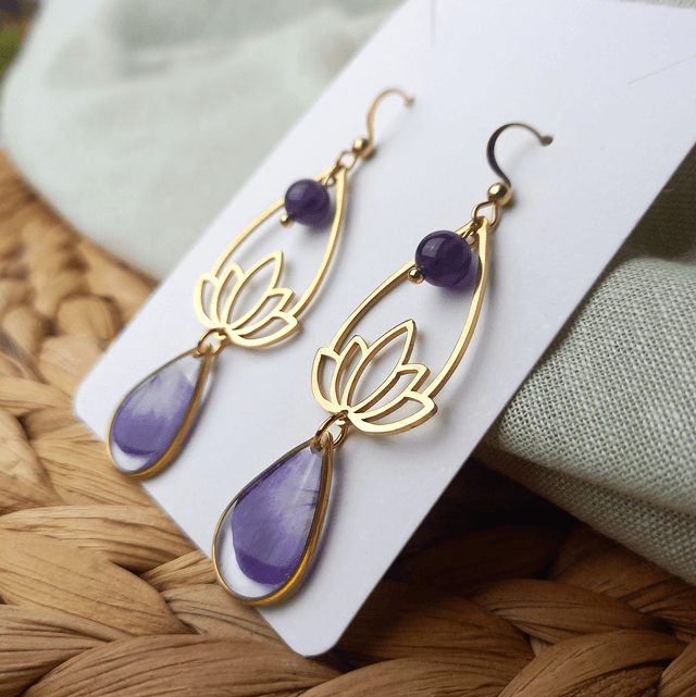 Boucles d'oreilles ∙ doré Lotus goutte de Viola cornuta et perle d'Améthyste