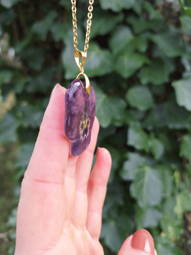 Collier Pensée • Viola cornuta • doré