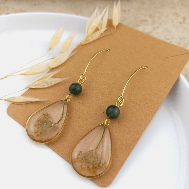 Boucles d'oreilles ∙ doré gouttes de fleurs et pierre naturelle