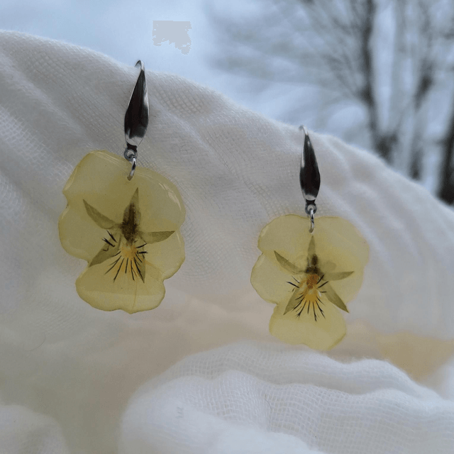 Boucles d'oreilles petites Pensées · Viola cornuta · argenté