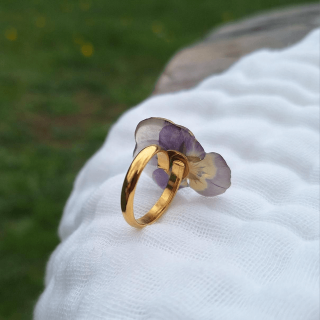 Bague petite Pensée • Viola cornuta • doré 