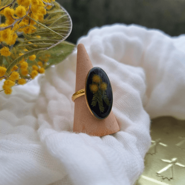Bague dorée · Hermine bretonne en Fleurs de Mimosa