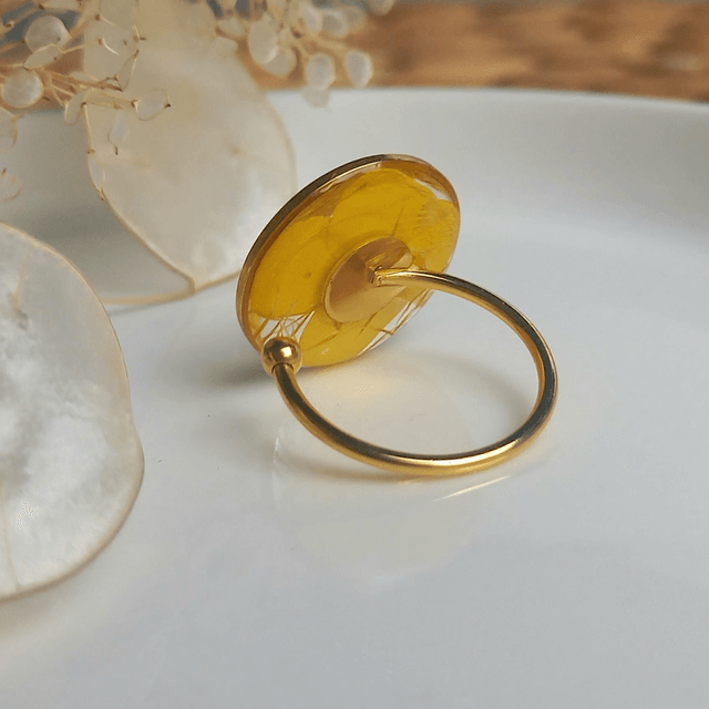 Bague dorée ◦ Fleur de bouton d'or
