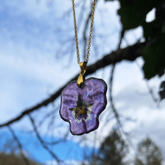 Collier Pensée • Viola cornuta • doré