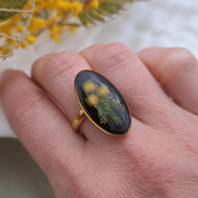 Bague dorée · Hermine bretonne en Fleurs de Mimosa