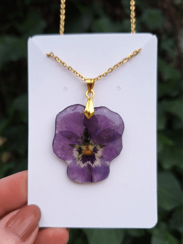 Collier Pensée • Viola cornuta • doré
