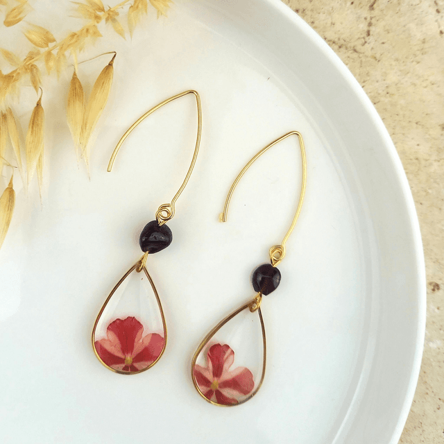 Boucles d&#039;oreilles ∙ doré gouttes de fleurs et pierre naturelle